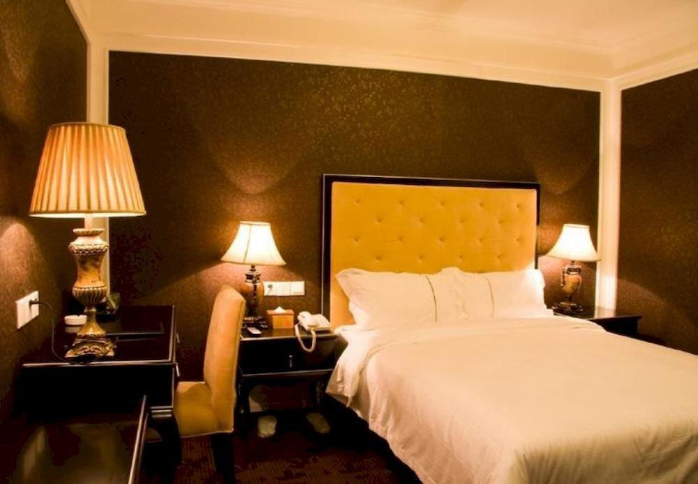 Manhattan Jinling Hotel Shanghai Exterior photo