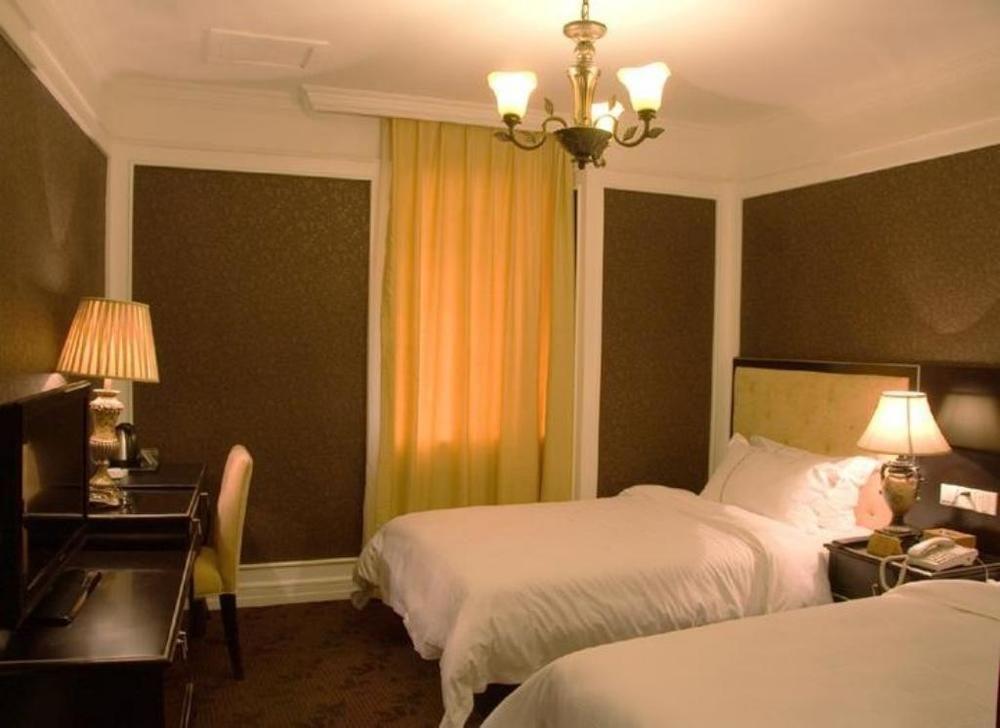 Manhattan Jinling Hotel Shanghai Exterior photo