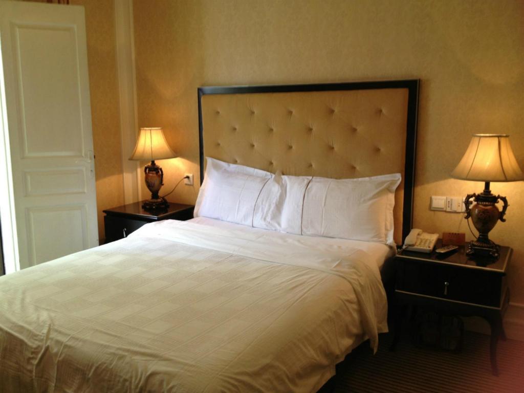 Manhattan Jinling Hotel Shanghai Room photo