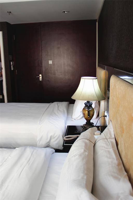 Manhattan Jinling Hotel Shanghai Room photo