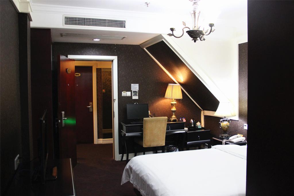 Manhattan Jinling Hotel Shanghai Room photo