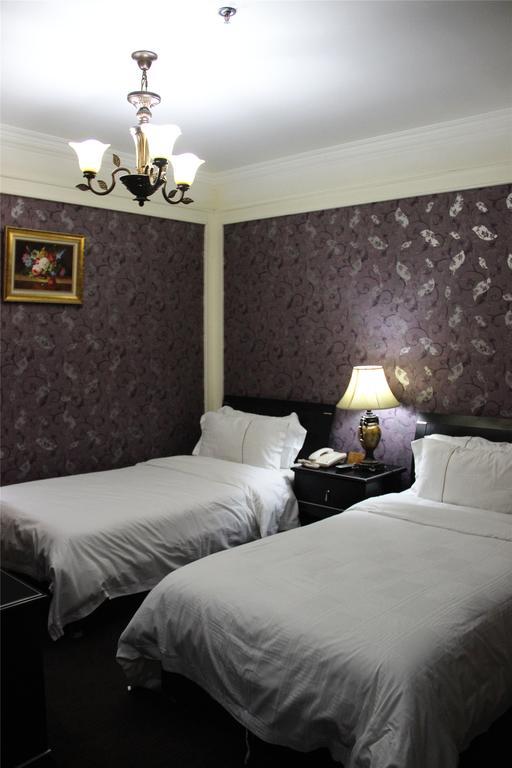 Manhattan Jinling Hotel Shanghai Room photo