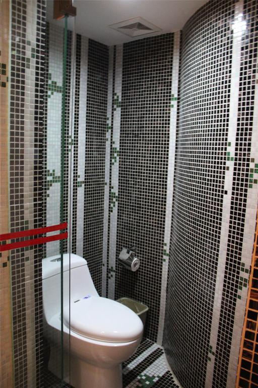 Manhattan Jinling Hotel Shanghai Room photo